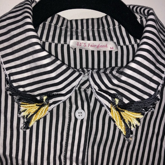 Striped Button Top Bird Embroidery & Ruffles M - Picture 2 of 8